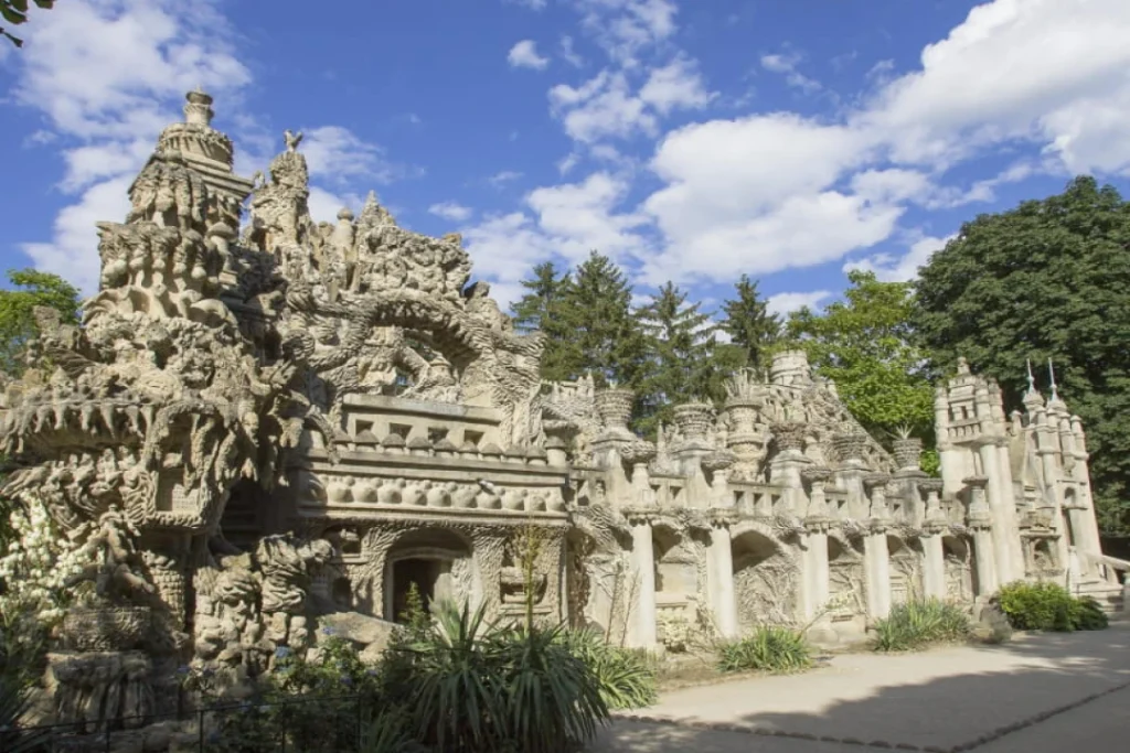 Guide de visite du Palais idéal du Facteur Cheval : que ne pas rater ?