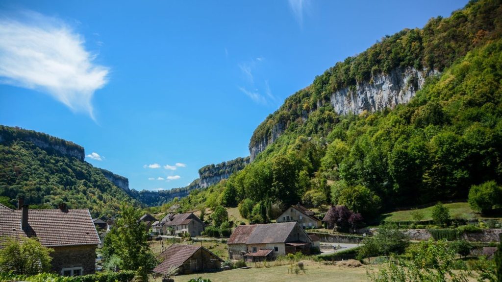 Baume-les-Messieurs et les reculées du Jura